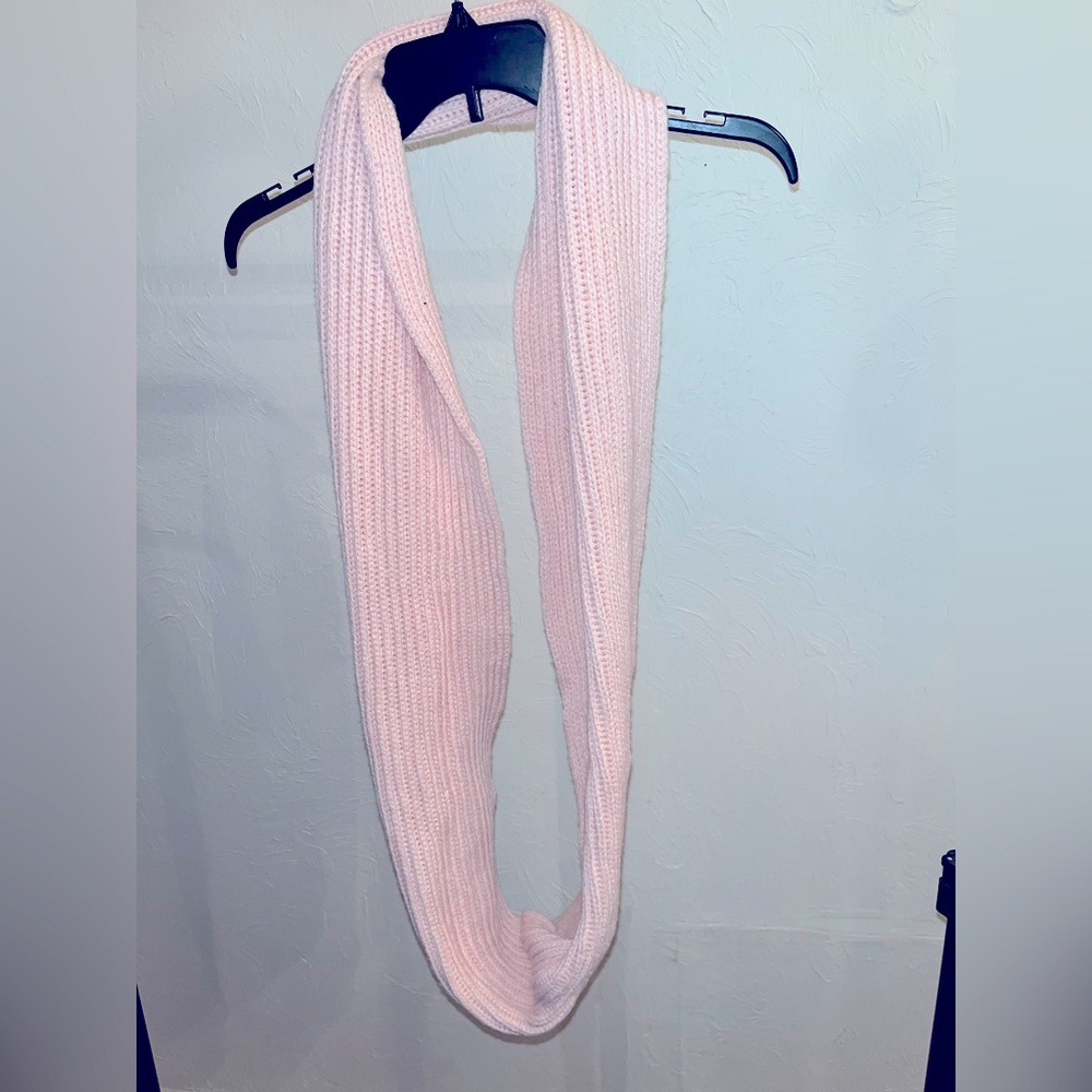Knit infinity scarf